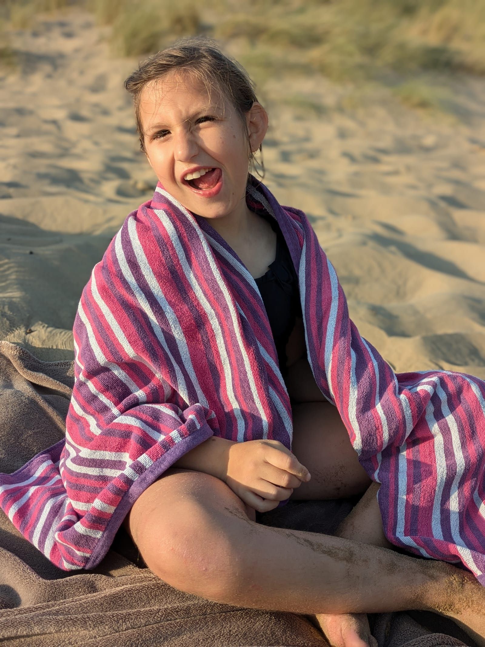 Mia and Oana on the beach